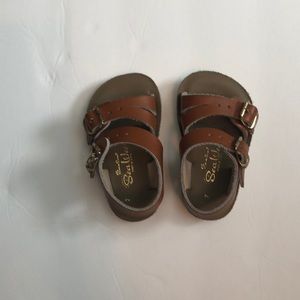 Sun-San Saltwater Sanders - surfer style